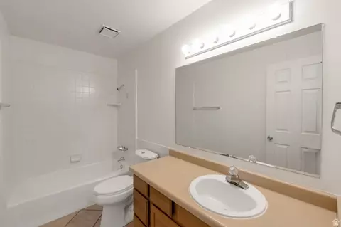 Bath - 2237 E Karalee Way S, Sandy, UT 84092 photo 2 of 3