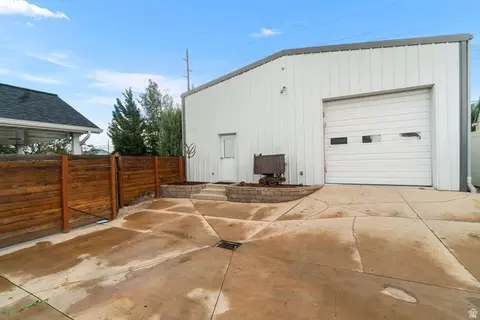 Exterior - 8859 S 1275 E, Sandy, UT 84094 photo 4 of 8