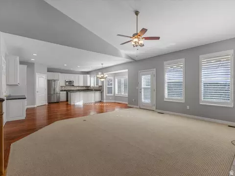 Living - 352 E Haven Crest Rd S, Draper, UT 84020 photo 4 of 8
