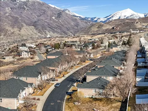 View/Area - 352 E Haven Crest Rd S, Draper, UT 84020 photo 3 of 6
