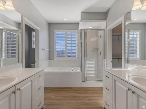 Bath - 352 E Haven Crest Rd S, Draper, UT 84020 photo 2 of 4