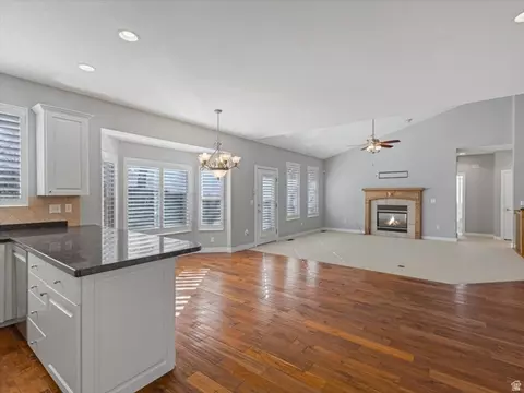 Living - 352 E Haven Crest Rd S, Draper, UT 84020 photo 5 of 8