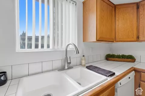 Kitchen - 869 E 1325 N, Ogden, UT 84404 photo 3 of 4