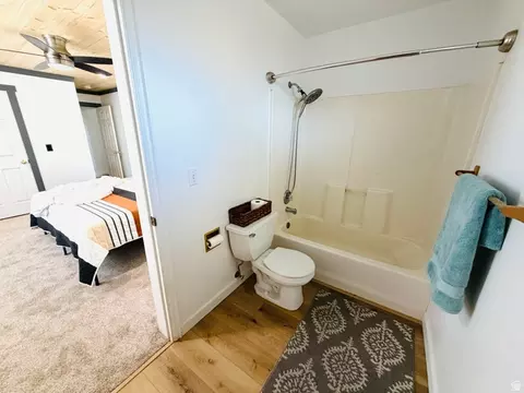 Bath - 869 E 1325 N, Ogden, UT 84404 photo 2 of 3