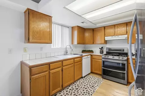 Kitchen - 869 E 1325 N, Ogden, UT 84404 photo 4 of 4