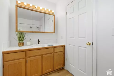 Bath - 869 E 1325 N, Ogden, UT 84404 photo 3 of 3