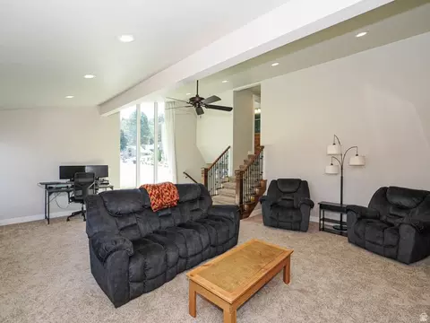 Living - 2524 S Edgehill Dr, Bountiful, UT 84010 photo 3 of 4
