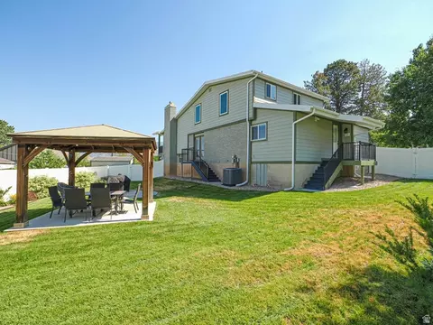 Exterior - 2524 S Edgehill Dr, Bountiful, UT 84010 photo 7 of 13