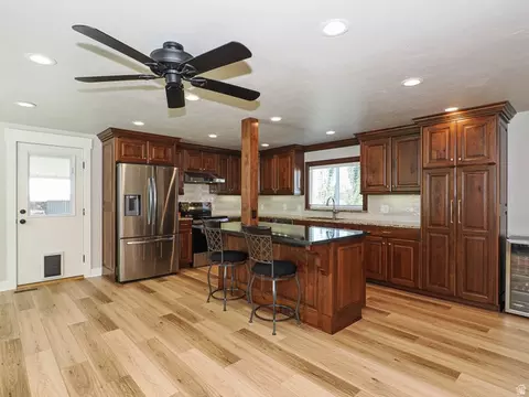 Kitchen - 2524 S Edgehill Dr, Bountiful, UT 84010 photo 1 of 5