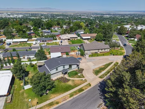 View/Area - 2524 S Edgehill Dr, Bountiful, UT 84010 photo 2 of 6