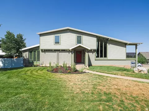 Exterior - 2524 S Edgehill Dr, Bountiful, UT 84010 photo 2 of 13