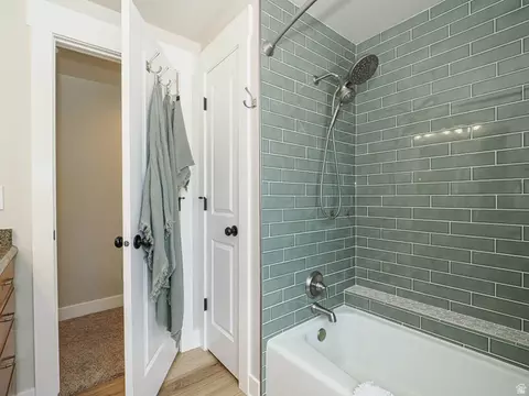 Bath - 2524 S Edgehill Dr, Bountiful, UT 84010 photo 6 of 9
