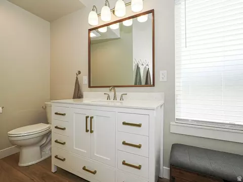 Bath - 2524 S Edgehill Dr, Bountiful, UT 84010 photo 3 of 9