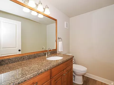 Bath - 2524 S Edgehill Dr, Bountiful, UT 84010 photo 1 of 9