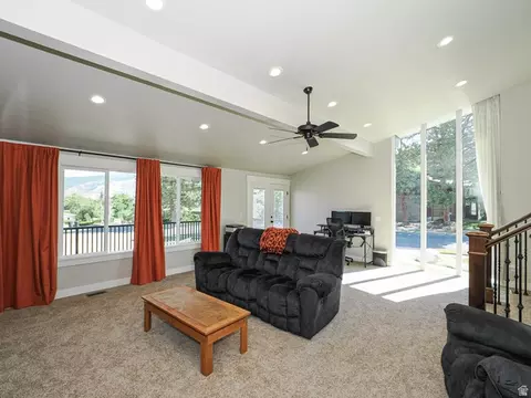 Living - 2524 S Edgehill Dr, Bountiful, UT 84010 photo 2 of 4