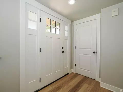 Entry Way - 2524 S Edgehill Dr, Bountiful, UT 84010 photo 1 of 5