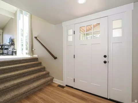 Entry Way - 2524 S Edgehill Dr, Bountiful, UT 84010 photo 2 of 5