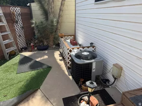 Exterior - 1225 N Dixie Downs Rd #100, Saint George, UT 84770 photo 3 of 4