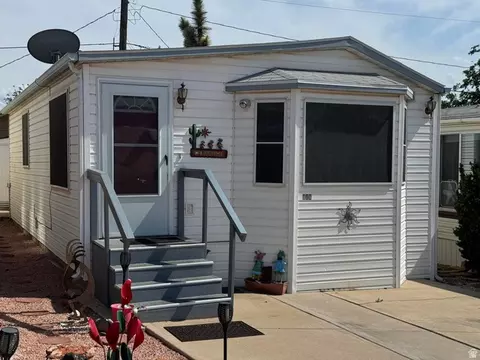 Exterior - 1225 N Dixie Downs Rd #100, Saint George, UT 84770 photo 2 of 4
