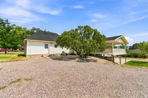 Exterior - 191 N 300 E, Moroni, UT 84646 photo 5 of 15