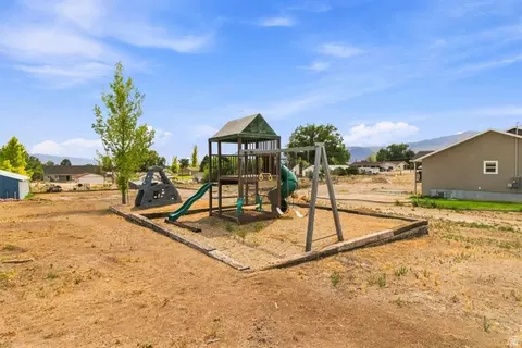 Exterior - 191 N 300 E, Moroni, UT 84646 photo 6 of 15