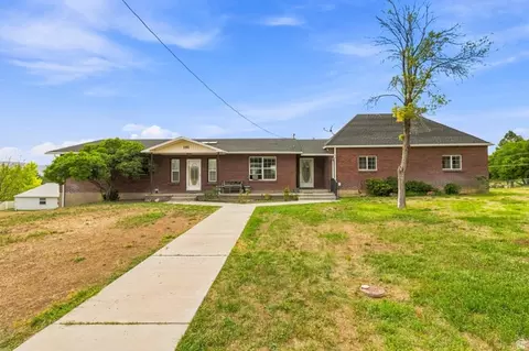 Exterior - 191 N 300 E, Moroni, UT 84646 photo 2 of 15