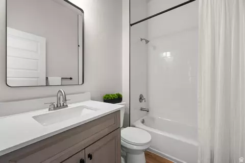 Bath - 281 Endurance Cir, Draper, UT 84020 photo 1 of 6