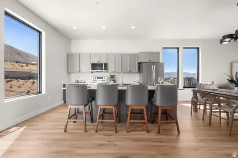 Kitchen - 281 Endurance Cir, Draper, UT 84020 photo 2 of 4