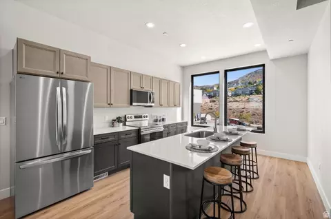 Kitchen - 283 Endurance Cir, Draper, UT 84020 photo 3 of 4