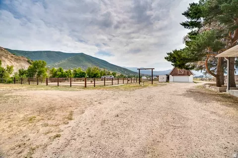 Exterior - 3400 S Big Hollow Rd, Daniel, UT 84032 photo 4 of 9