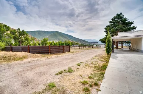 Exterior - 3400 S Big Hollow Rd, Daniel, UT 84032 photo 3 of 9