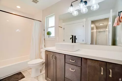 Bath - 3400 S Big Hollow Rd, Daniel, UT 84032 photo 3 of 5