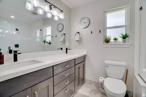 Bath - 3400 S Big Hollow Rd, Daniel, UT 84032 photo 1 of 5