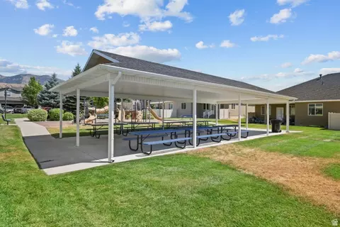 Exterior - 700 S 150 E, Smithfield, UT 84335 photo 9 of 10