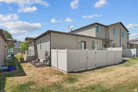 Exterior - 700 S 150 E, Smithfield, UT 84335 photo 5 of 10