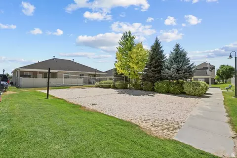 Exterior - 700 S 150 E, Smithfield, UT 84335 photo 7 of 10