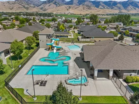 Exterior - 700 S 150 E, Smithfield, UT 84335 photo 10 of 10