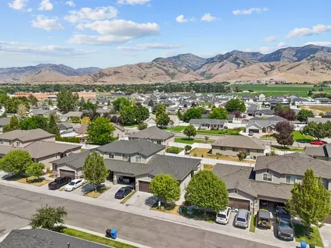 View/Area - 700 S 150 E, Smithfield, UT 84335 photo 4 of 7