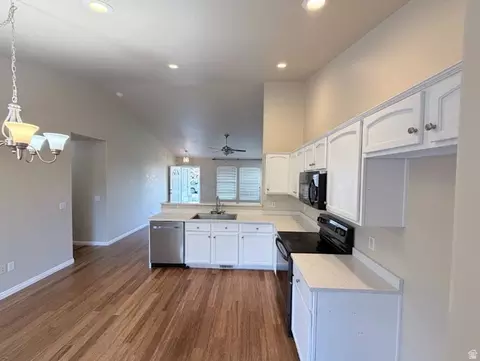 Kitchen - 4008 E Sioux St, Eagle Mountain, UT 84005 photo 3 of 3