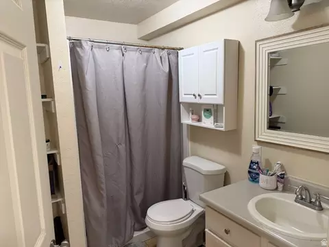 Bath - 4008 E Sioux St, Eagle Mountain, UT 84005 photo 4 of 4