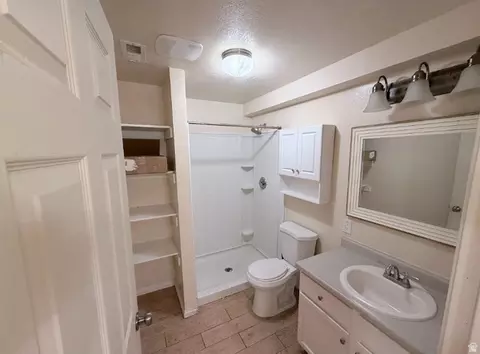 Bath - 4008 E Sioux St, Eagle Mountain, UT 84005 photo 6 of 6