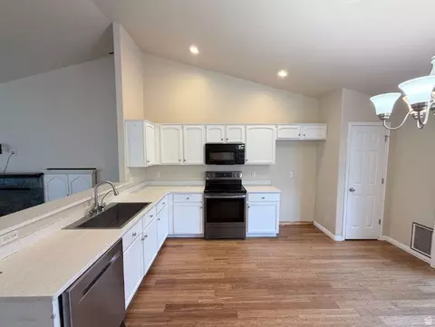 Kitchen - 4008 E Sioux St, Eagle Mountain, UT 84005 photo 1 of 3