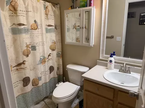 Bath - 4008 E Sioux St, Eagle Mountain, UT 84005 photo 3 of 4
