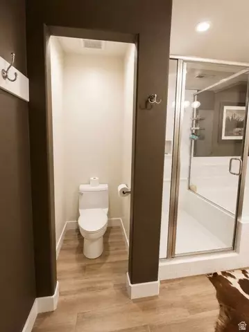 Bath - 476 N 200 E, Parowan, UT 84761 photo 1 of 5