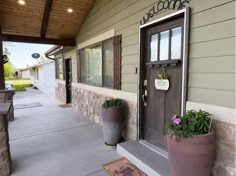 Exterior - 476 N 200 E, Parowan, UT 84761 photo 4 of 10