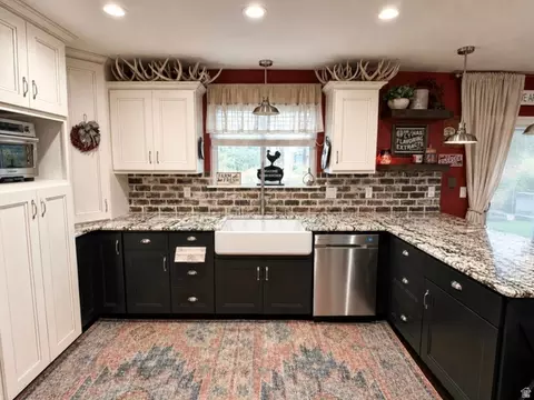 Kitchen - 476 N 200 E, Parowan, UT 84761 photo 2 of 3