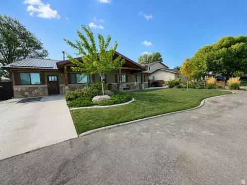 Exterior - 476 N 200 E, Parowan, UT 84761 photo 3 of 10