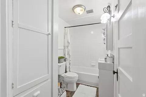 Bath - 356 E 300 N, Logan, UT 84321 photo 1 of 2