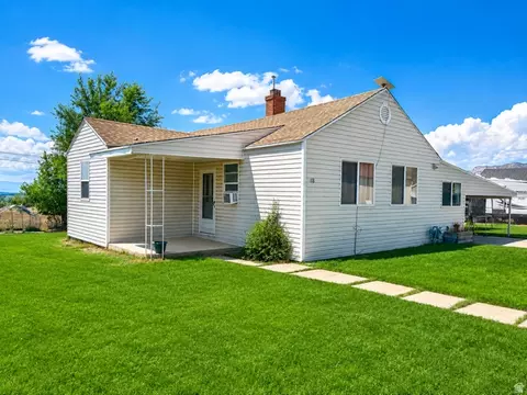118 Shuman St, East Carbon, UT 84520