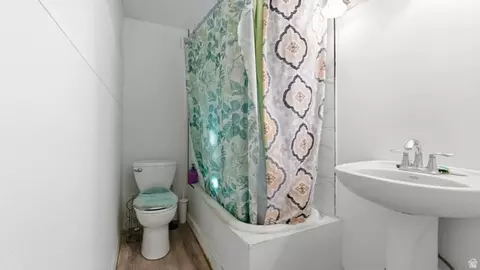 Bath - 671 E 2735 S, Ogden, UT 84403 photo 1 of 2